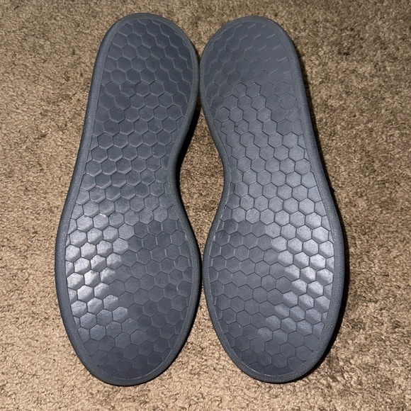 ♠️Adidas Shoes ♠️ - Picture 5 of 9